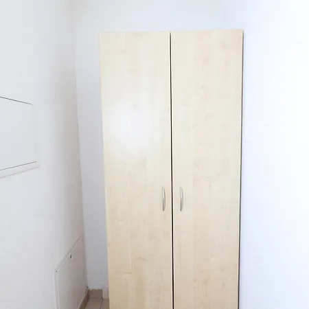 Mdmoniz House