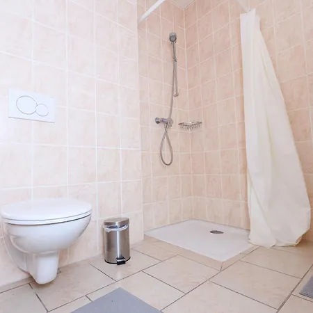 Mdmoniz House Aparthotel