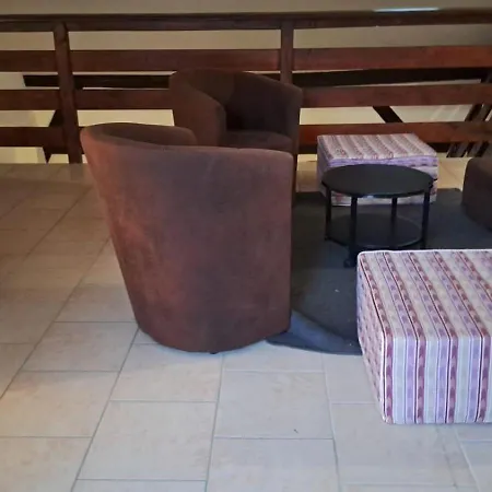 Mdmoniz House Apartahotel