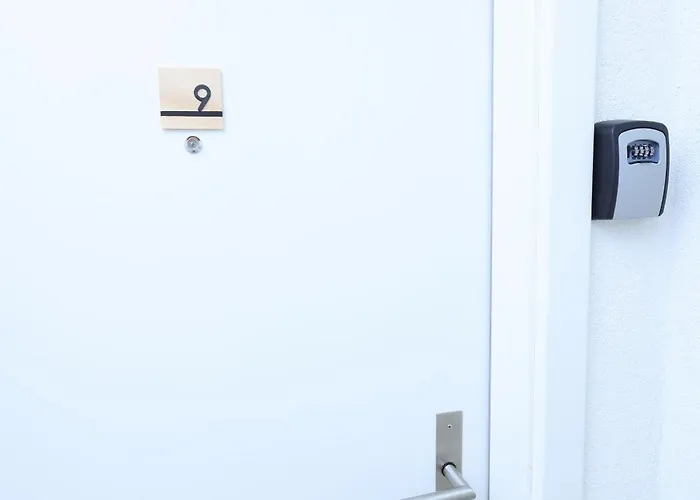 Mdmoniz House 沃韦