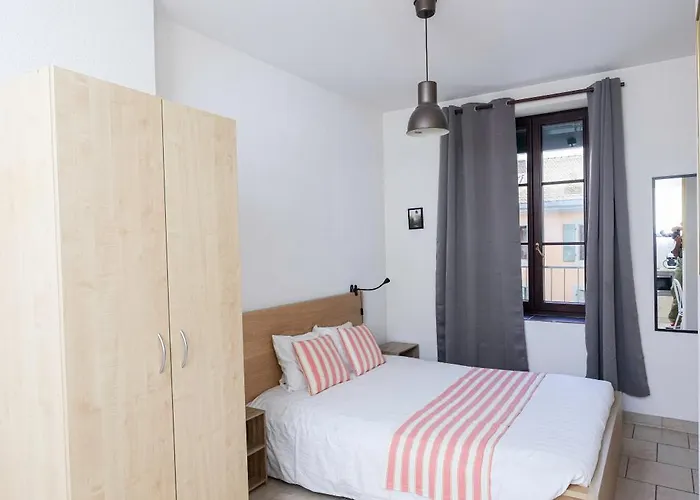 Mdmoniz House 沃韦