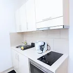Mdmoniz House Aparthotel 3*