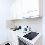 Mdmoniz House Aparthotel 3*