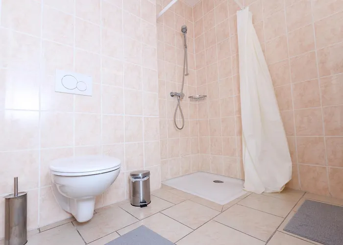 Mdmoniz House Aparthotel